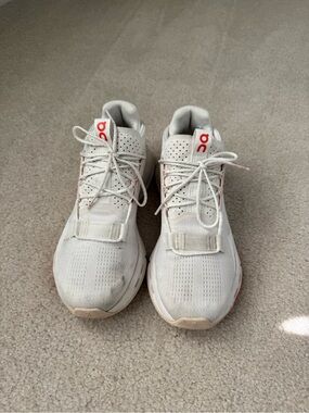 On Cloudnova 2 Running Lightweight White/Pink Sneakers. Size 8
